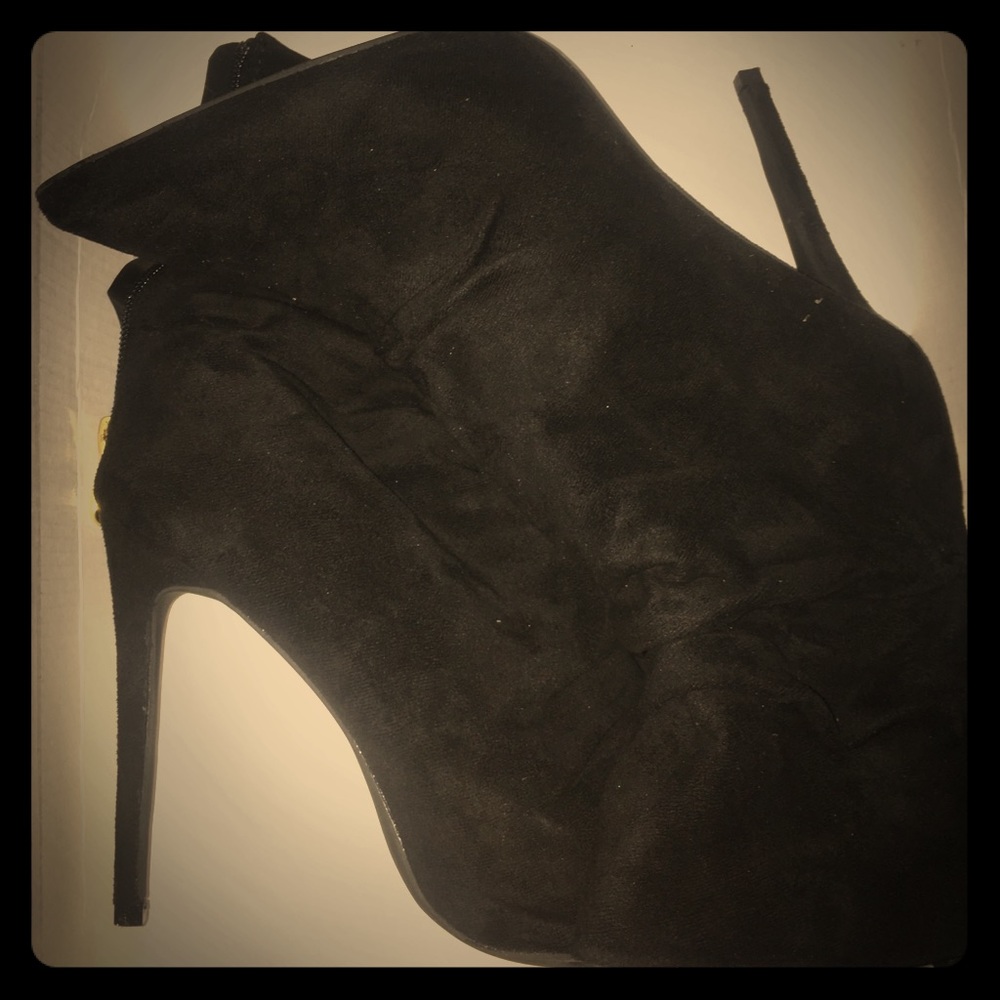 Heeled booties